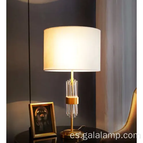 Lámpara de mesa de acero de cristal LED contemporánea